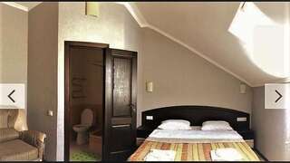 Гостевой дом Evropa Архипо-Осиповка Двухместный номер с 1 кроватью или 2 отдельными кроватями и собственной ванной комнатой-2